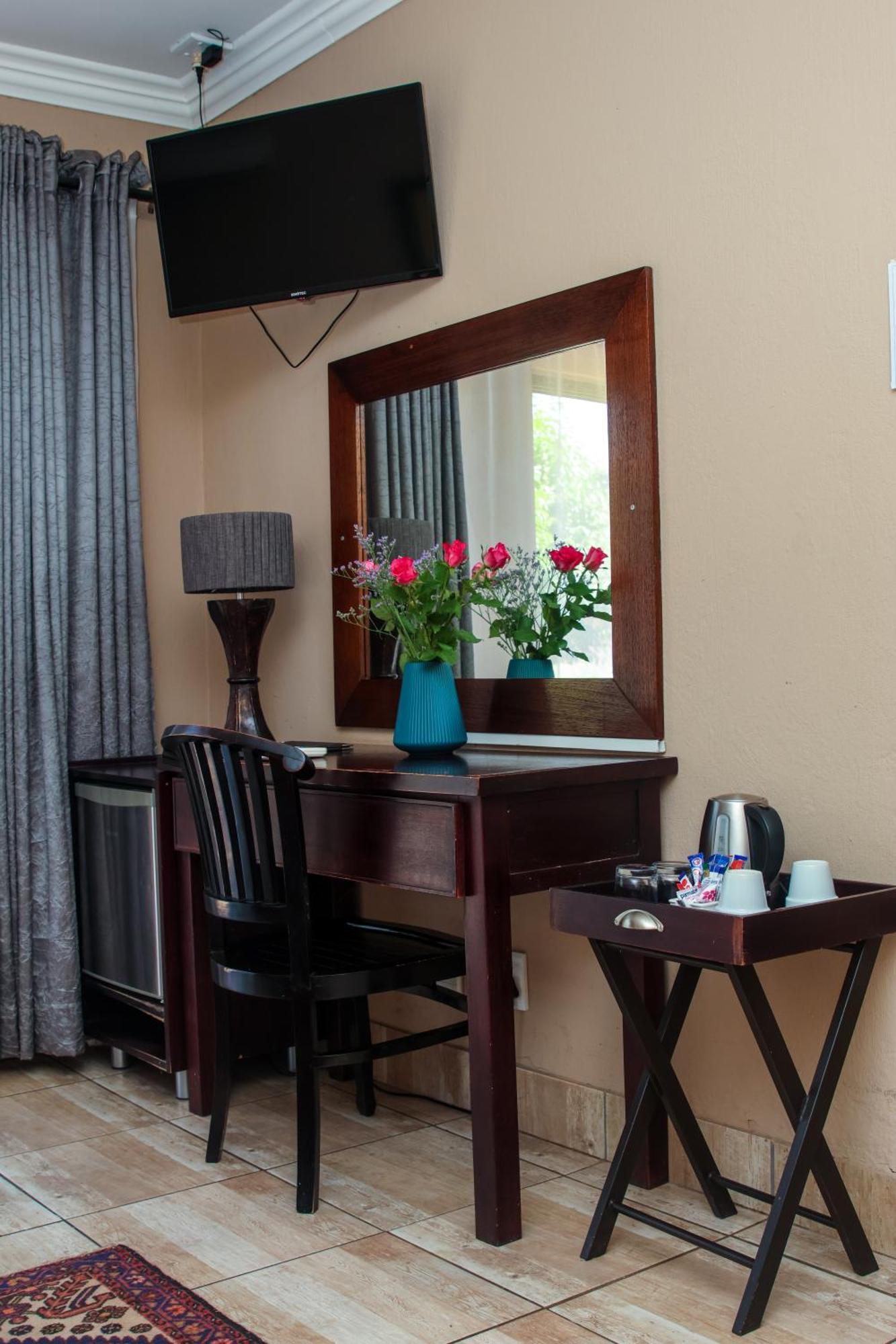 Thaba Legae Guest Lodge Rustenburg Ngoại thất bức ảnh
